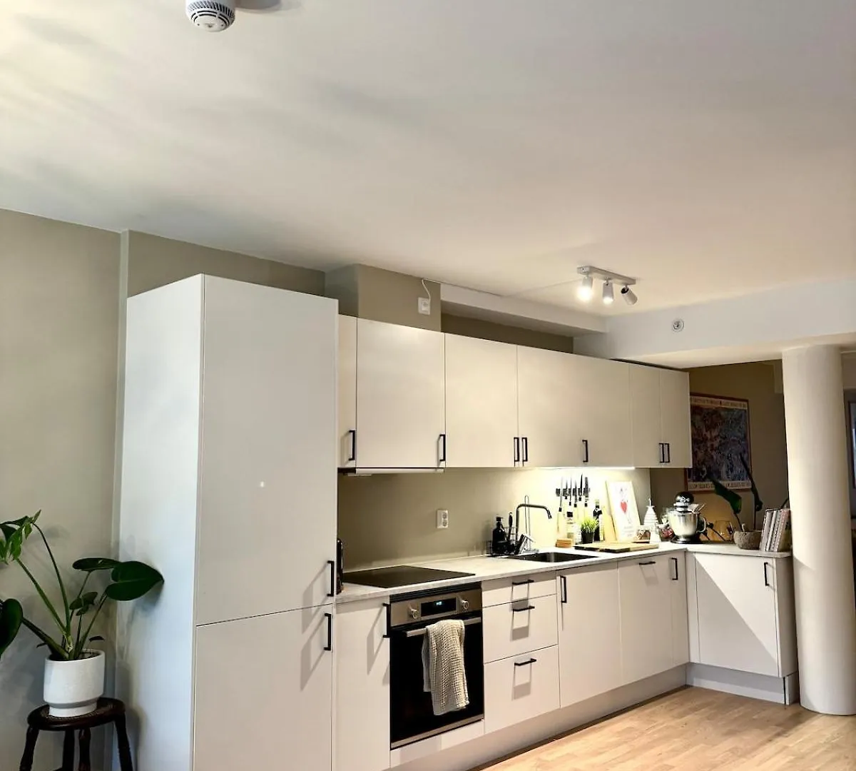 Modern Apartment Near City Center Of Μπέργκεν