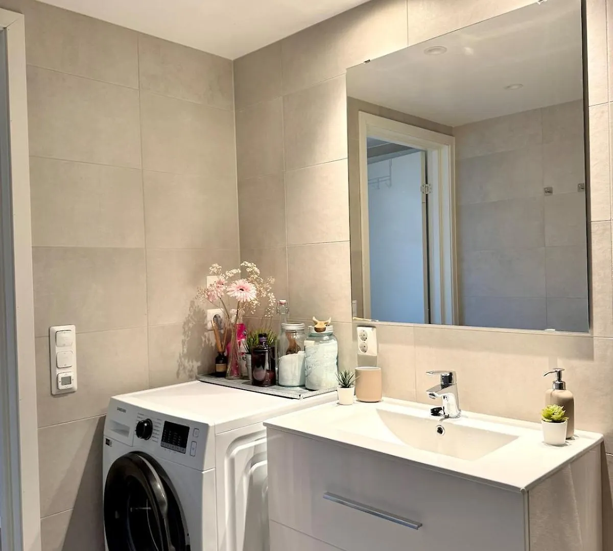 Modern Apartment Near City Center Of Μπέργκεν